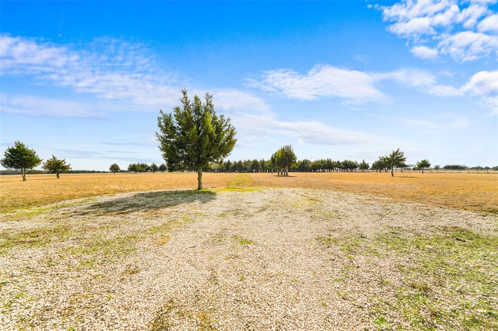 710 East Reindeer Road Lancaster, TX 75146 - Photo 6 of 23 a view of an ocean