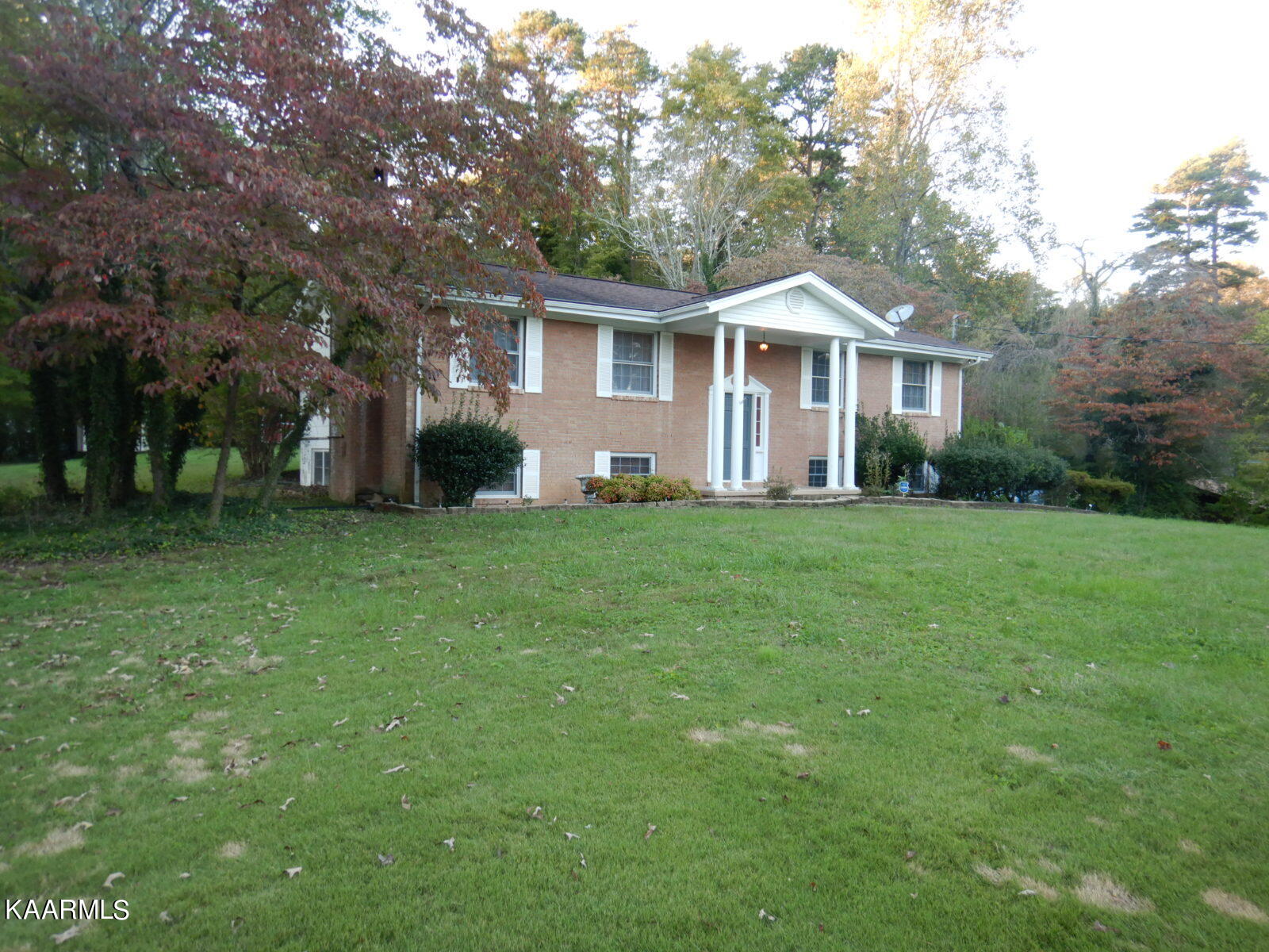 115 Monticello Road Oak Ridge, TN 37830 - Photo 2 of 25 115 Monticello (3)