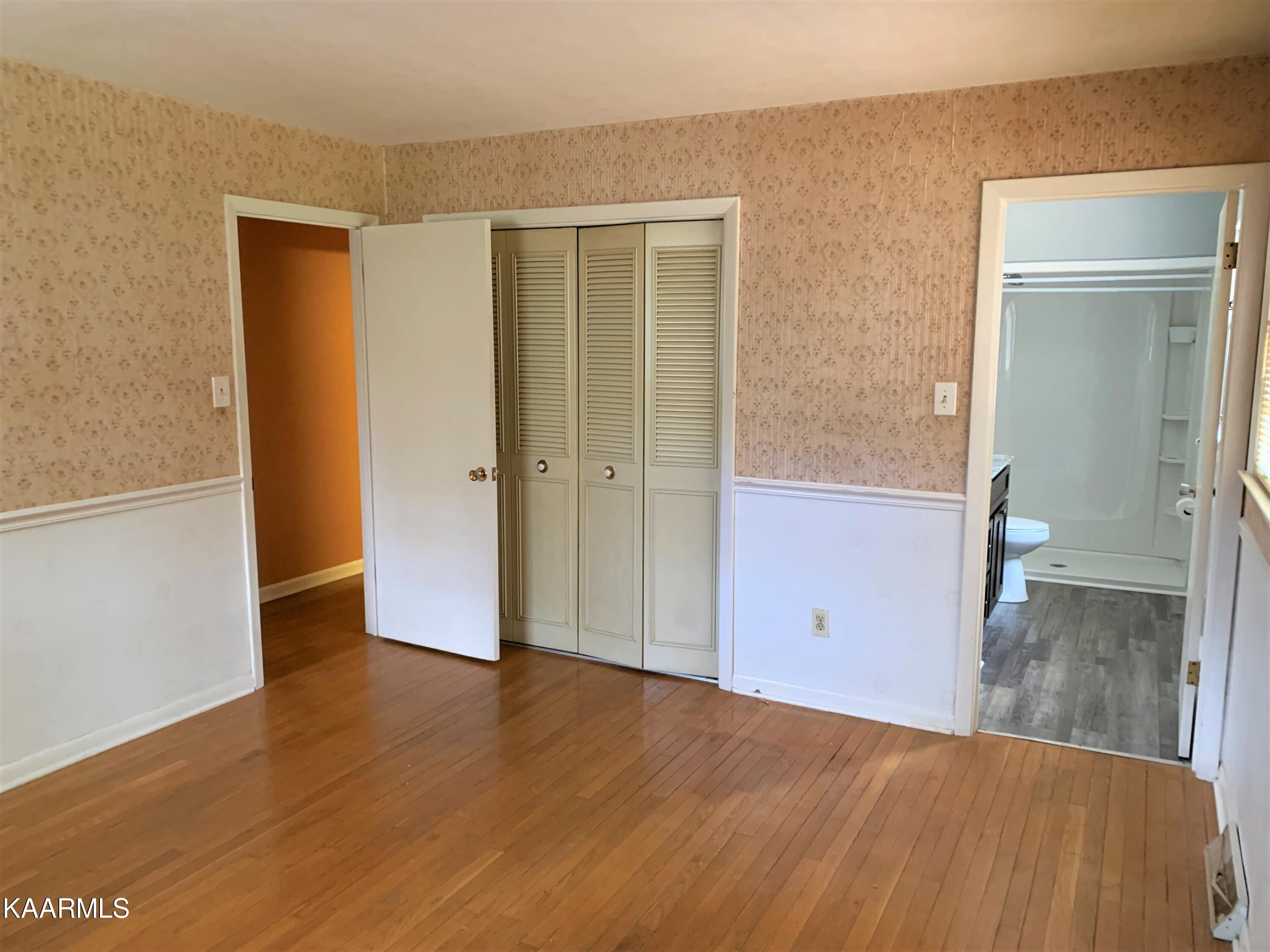 115 Monticello Road Oak Ridge, TN 37830 - Photo 19 of 25 Primary Bedroom