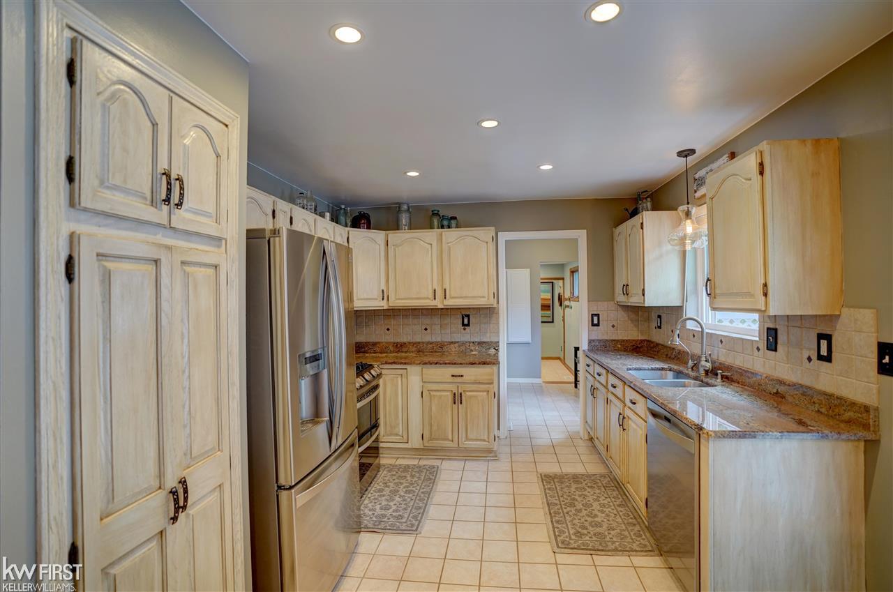 4280 North Henderson Road Davison, MI 48423 - Photo 34 of 59