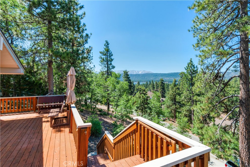 39576 Oakglen Road Fawnskin, CA 92333 - Photo 6 of 30 a view of outdoor space with seating area