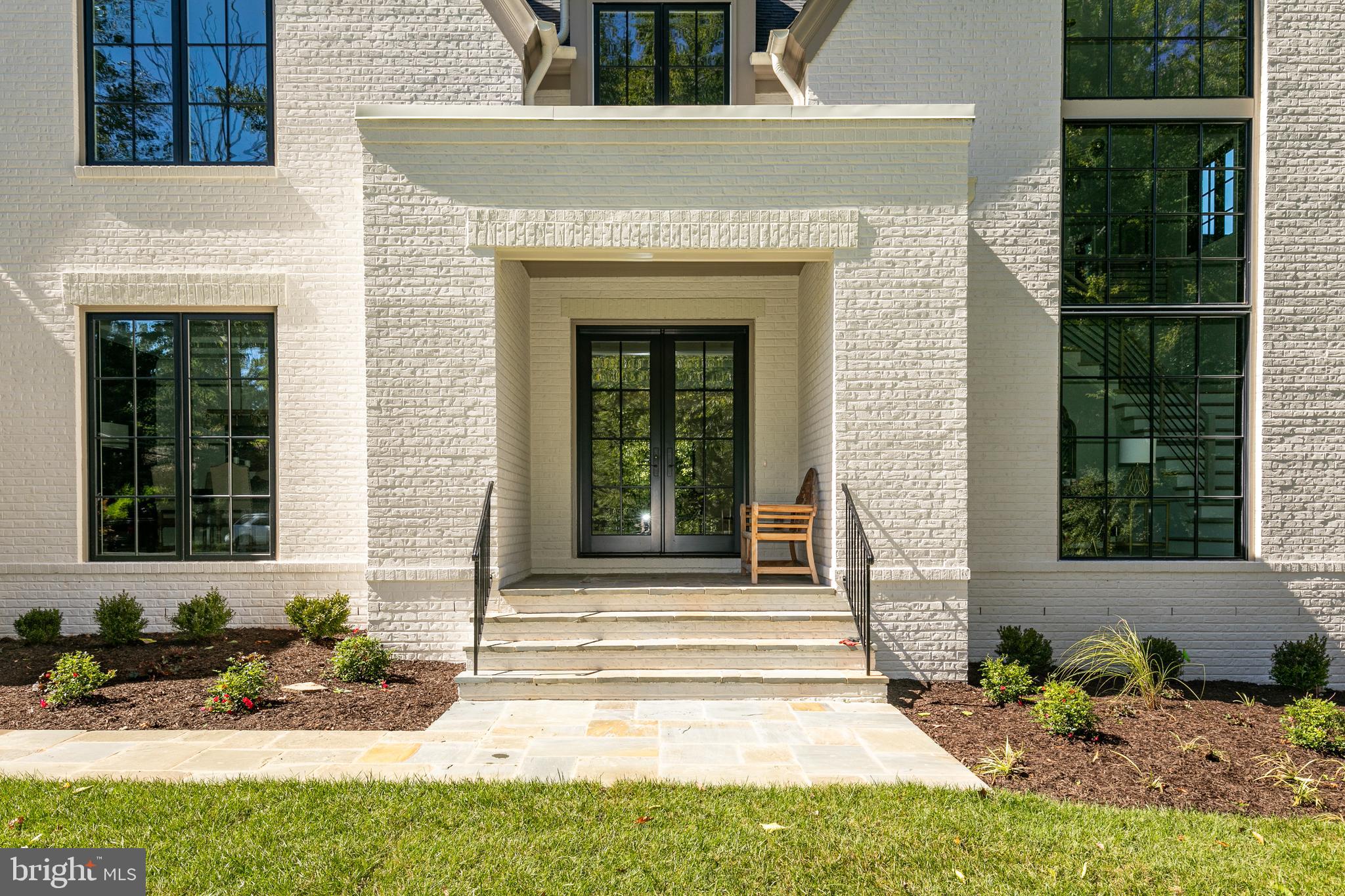 848 Saigon Road McLean, VA 22102 - Photo 3 of 110