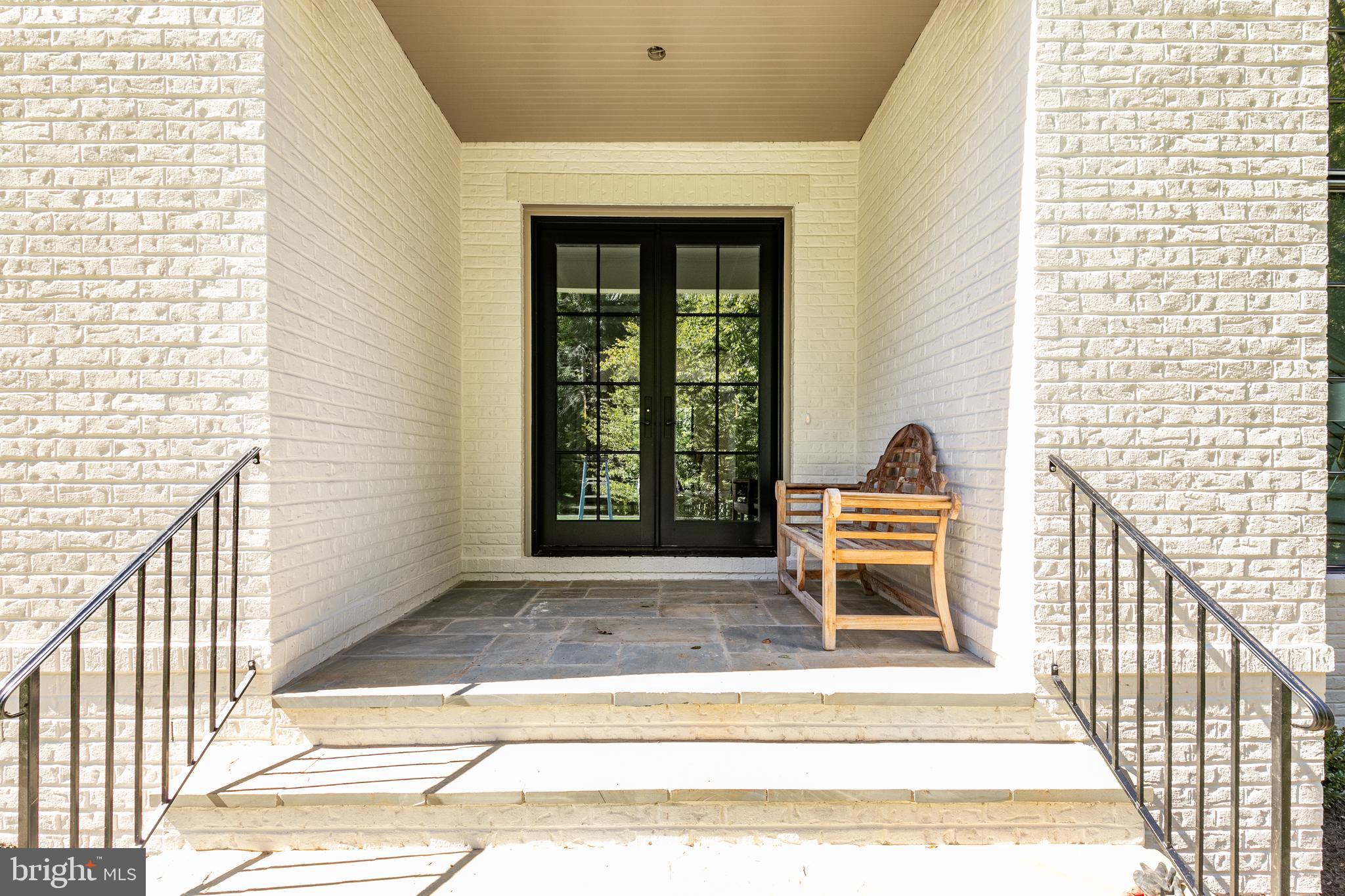 848 Saigon Road McLean, VA 22102 - Photo 4 of 110