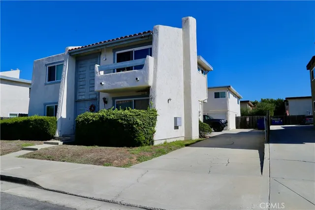 $3,000 | 16702 Blanton Lane, Huntington Beach, CA 92649