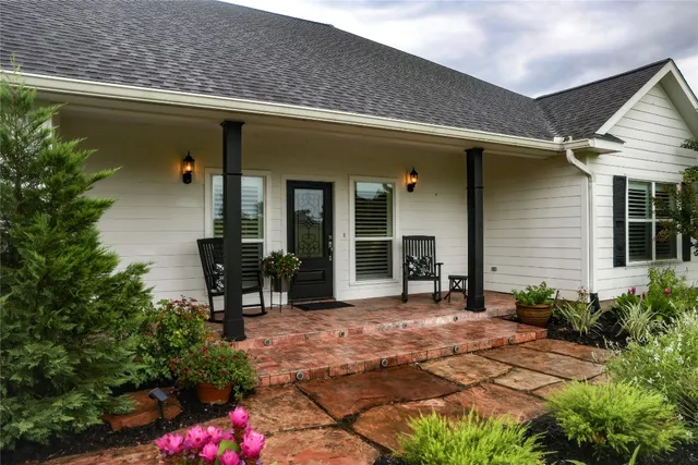 $879,000 | 9165 Meadow Creek Lane, Chappell Hill, TX 77426