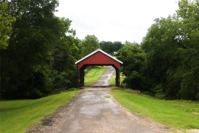 $879,000 | 9165 Meadow Creek Lane, Chappell Hill, TX 77426