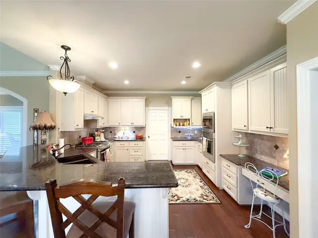 $879,000 | 9165 Meadow Creek Lane, Chappell Hill, TX 77426