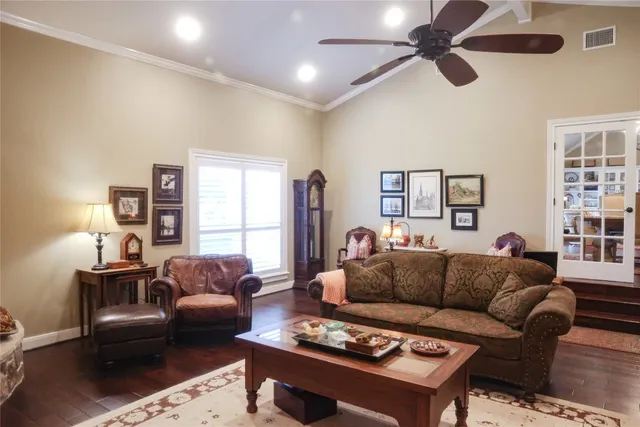 $879,000 | 9165 Meadow Creek Lane, Chappell Hill, TX 77426