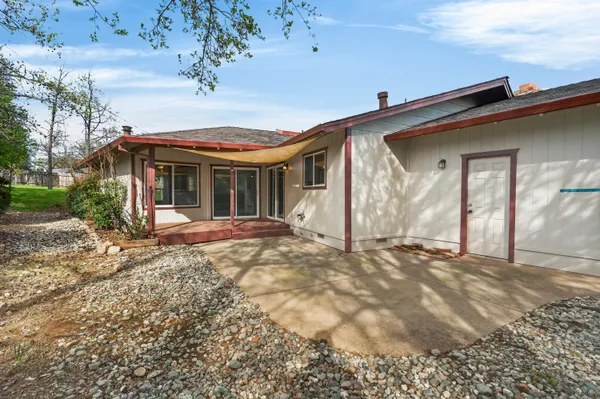 $389,000 | 4160 Travona Court, Redding, CA 96001
