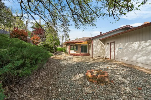$389,000 | 4160 Travona Court, Redding, CA 96001
