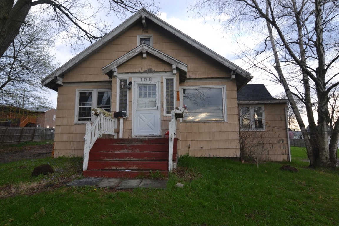 108 Hooper Road Endwell, NY 13760 - Photo 2 of 27 Gallery Image 2