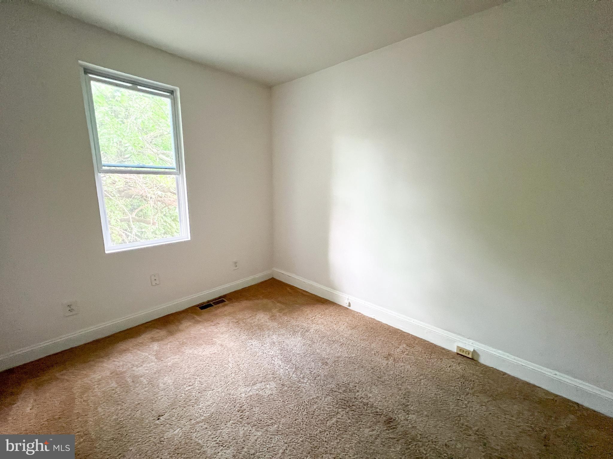 2106 Presstman Street Baltimore, MD 21217 - Photo 12 of 16