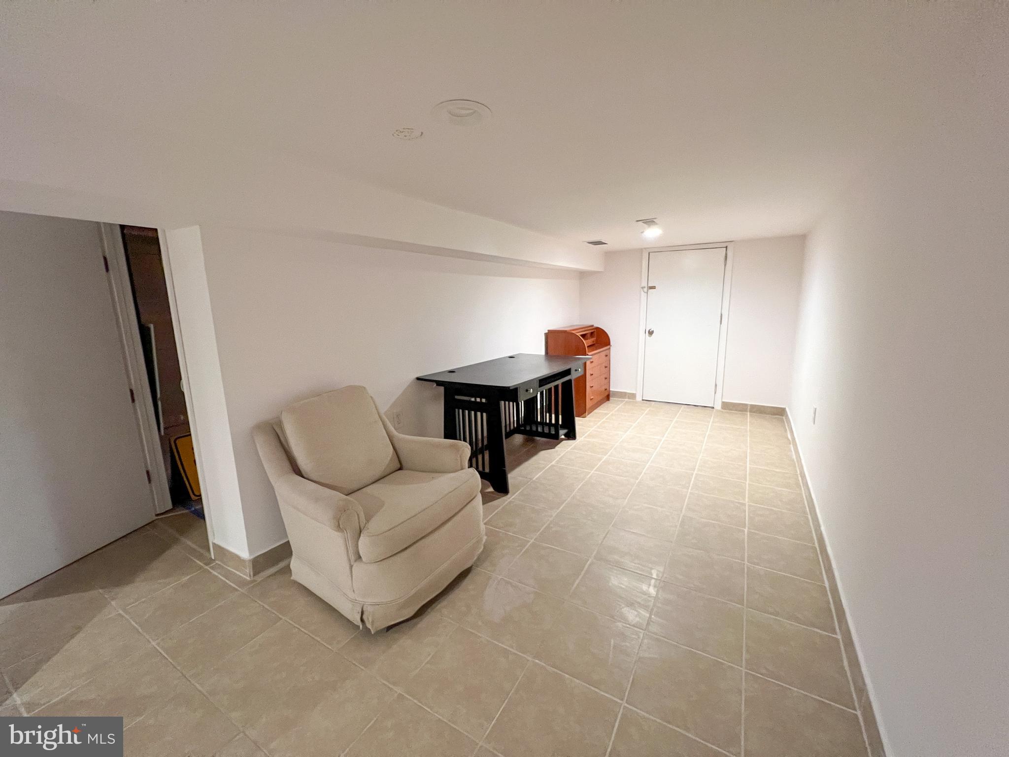 2106 Presstman Street Baltimore, MD 21217 - Photo 14 of 16