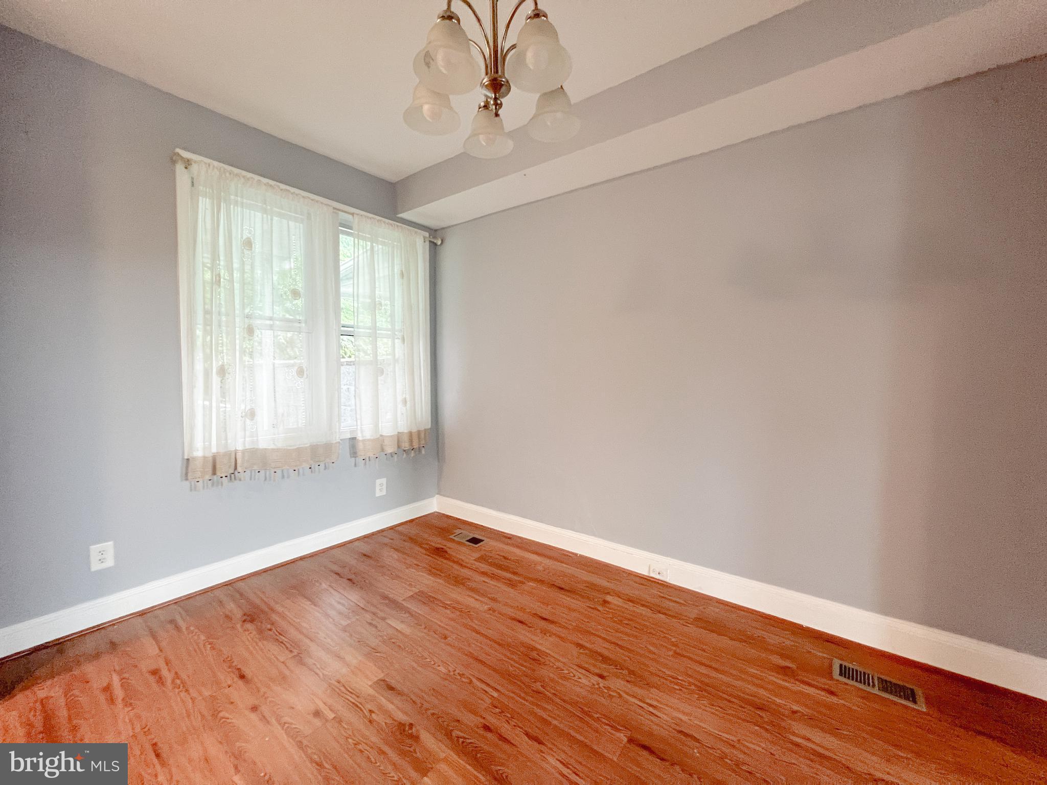 2106 Presstman Street Baltimore, MD 21217 - Photo 4 of 16