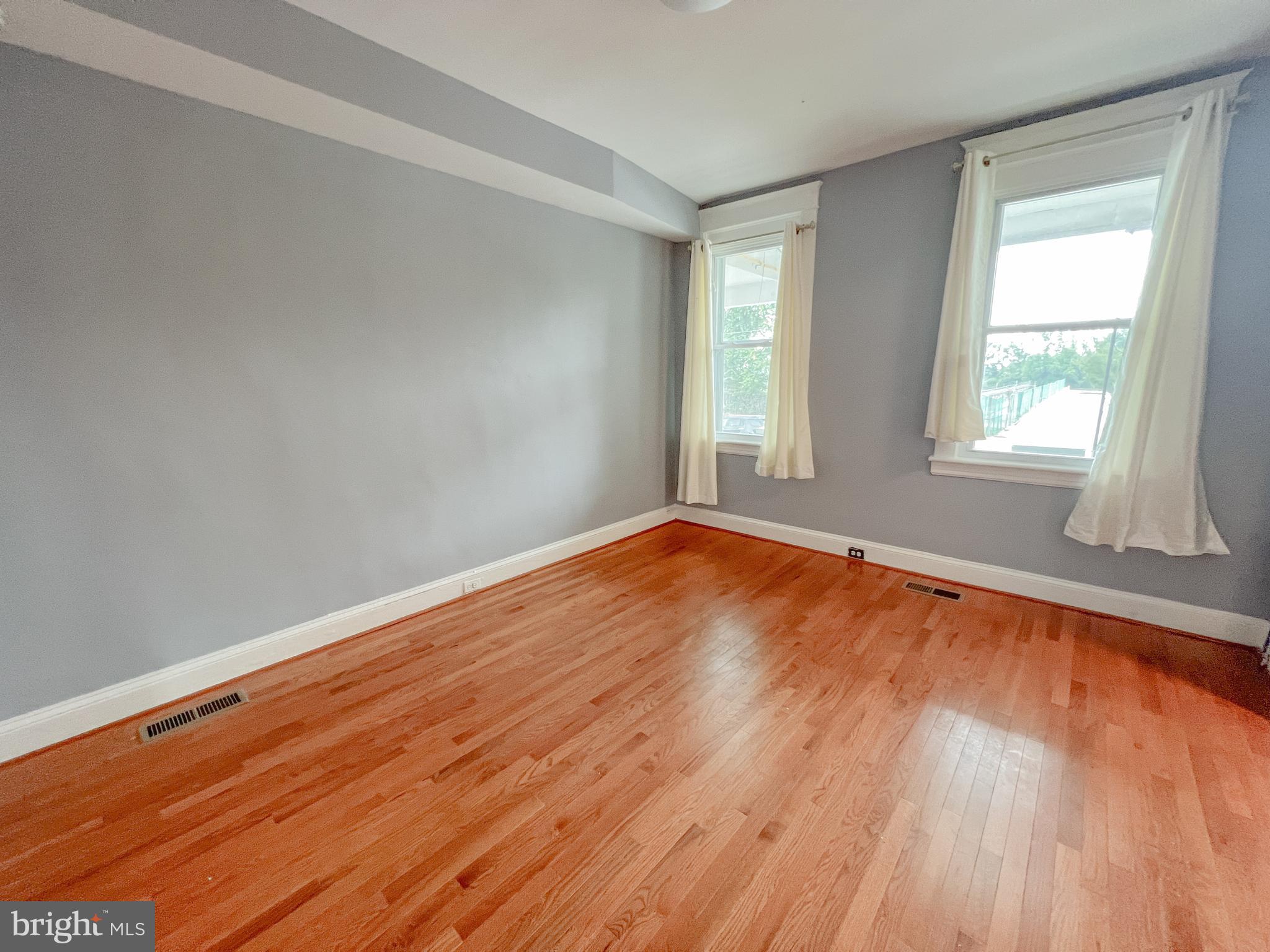 2106 Presstman Street Baltimore, MD 21217 - Photo 5 of 16