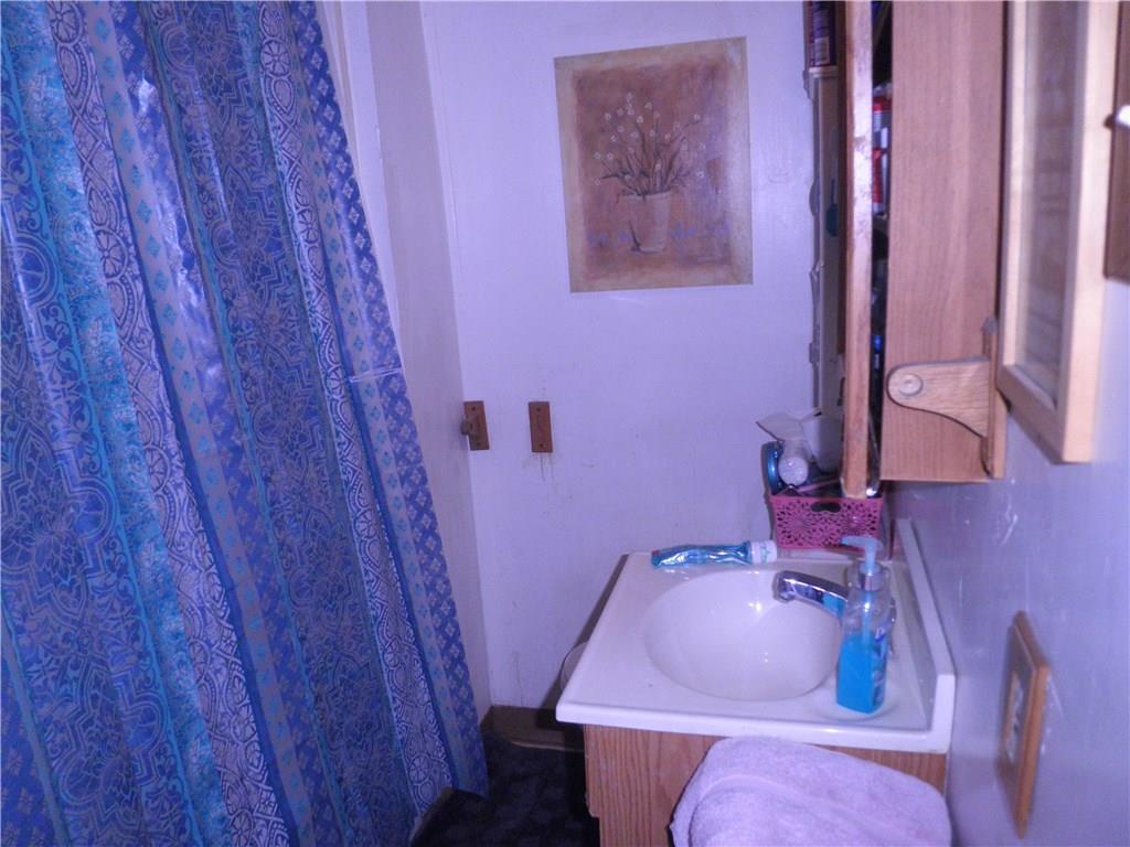 5320-5322 East Willock Road Baldwin, PA 15236 - Photo 7 of 8 Unit 1 bathroom