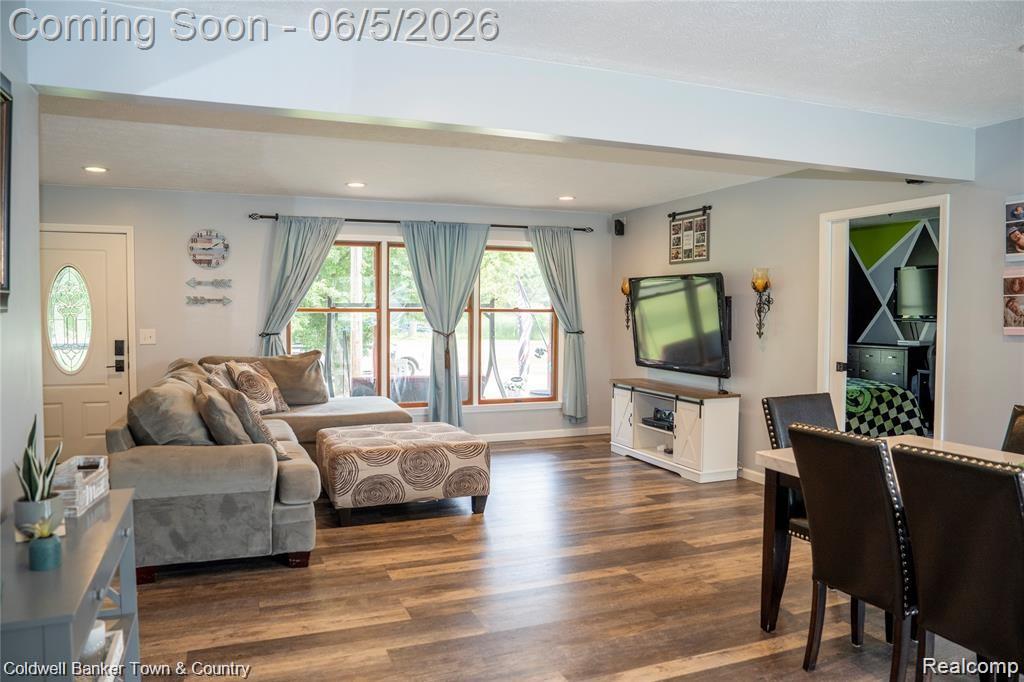 6881 Munsell Road Howell, MI 48843 - Photo 4 of 39