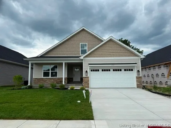 $379,900 | 2765 Abby Wds Drive, Jeffersonville, IN 47130