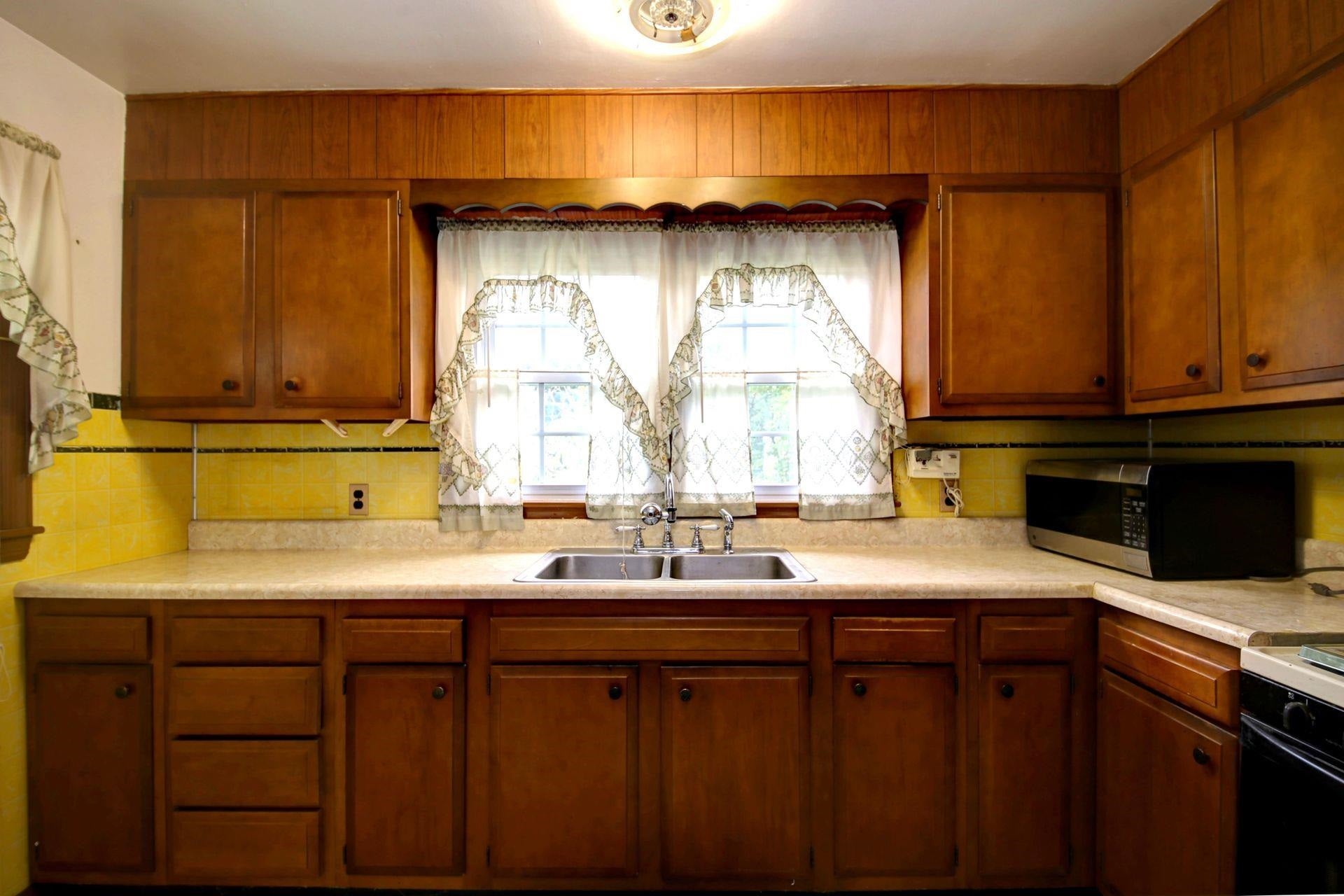 1249 Newmans Branch Road Milton, WV 25541 - Photo 12 of 32 Gallery Image 12