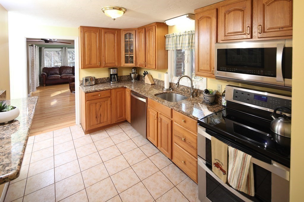 8 Catherine Road Pembroke, MA 02359 - Photo 8 of 24 Gallery Image 8