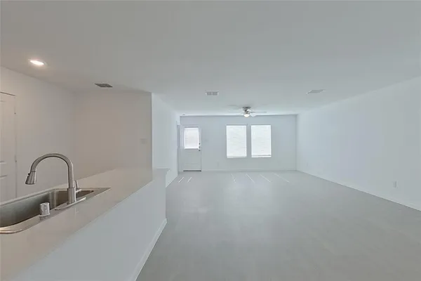 $1,799 | 827 Ponderosa Lane, Princeton, TX 75407