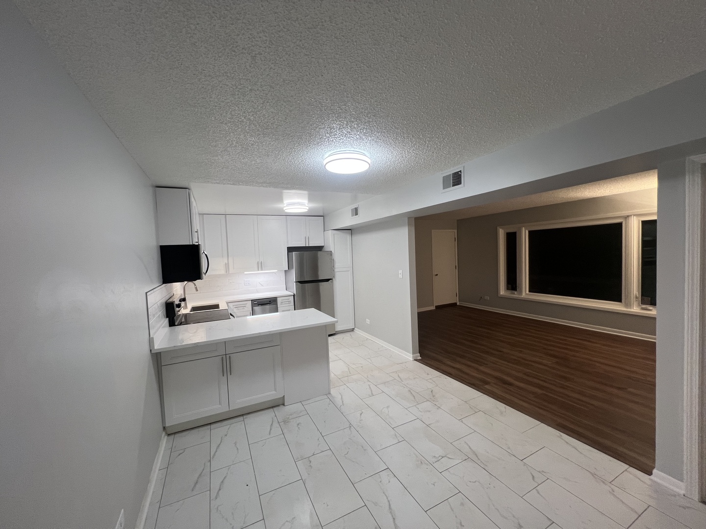 9721 South Harlem Avenue, Unit 2D Chicago Ridge, IL 60415 - Photo 3 of 11