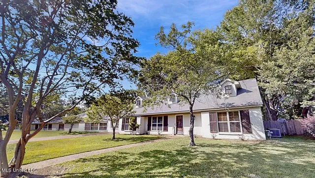 $339,500 | 136 Westlake Drive, Brandon, MS 39047