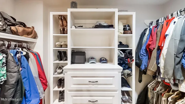 $339,500 | 136 Westlake Drive, Brandon, MS 39047