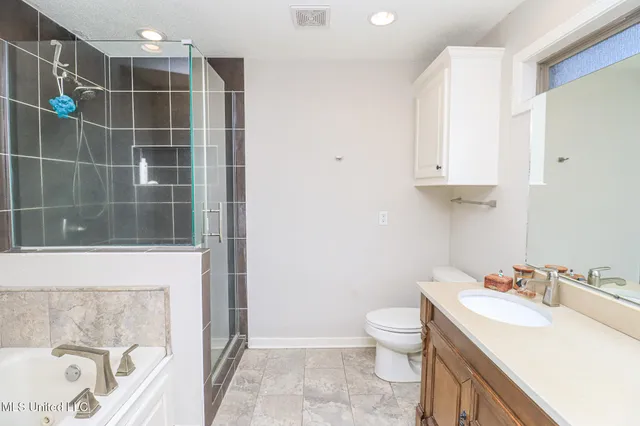 $339,500 | 136 Westlake Drive, Brandon, MS 39047