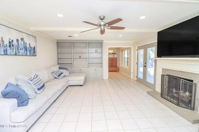 $339,500 | 136 Westlake Drive, Brandon, MS 39047