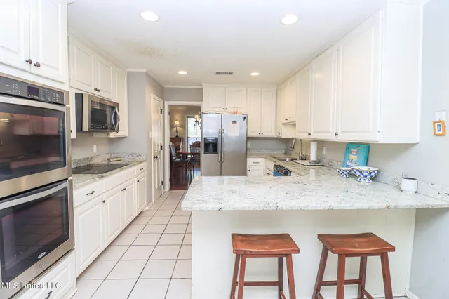 $339,500 | 136 Westlake Drive, Brandon, MS 39047