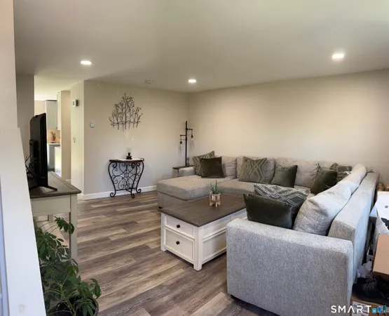 $245,000 | 80 Wellswood Road, Unit 8, Hebron, CT 06231