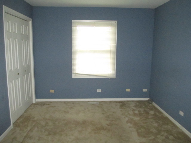 135 Barnes Road Elgin, IL 60124 - Photo 5 of 8