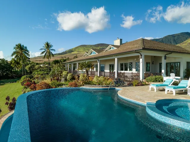 $10,450,000 | 65 Wili Okai Way, Lahaina, HI 96761