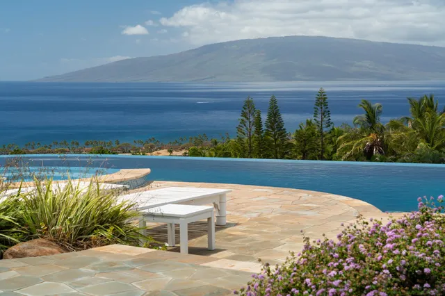 $10,450,000 | 65 Wili Okai Way, Lahaina, HI 96761