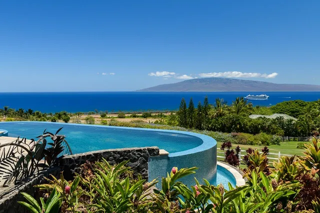 $10,450,000 | 65 Wili Okai Way, Lahaina, HI 96761