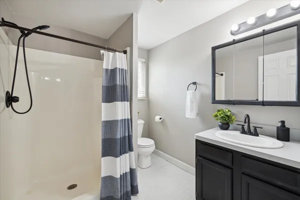 $2,400 | 578 East Mahan Avenue, Hazel Park, MI 48030