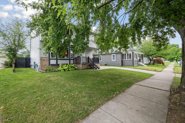 $2,400 | 578 East Mahan Avenue, Hazel Park, MI 48030