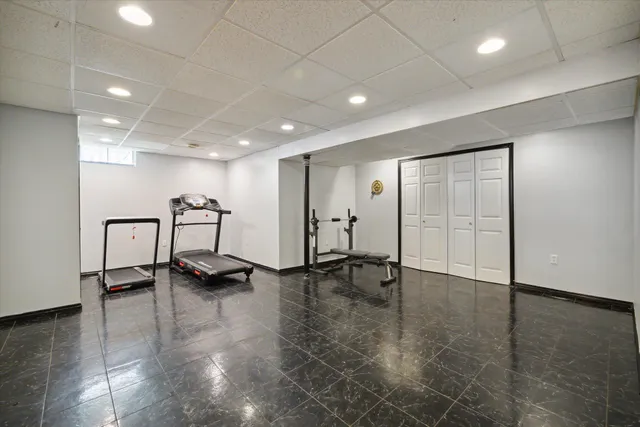 $2,400 | 578 East Mahan Avenue, Hazel Park, MI 48030