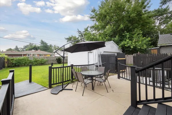 $2,400 | 578 East Mahan Avenue, Hazel Park, MI 48030