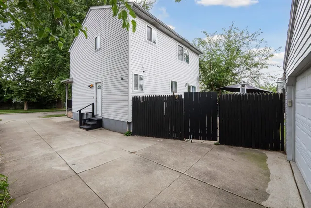 $2,400 | 578 East Mahan Avenue, Hazel Park, MI 48030