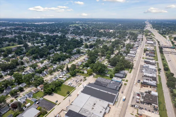 $2,400 | 578 East Mahan Avenue, Hazel Park, MI 48030