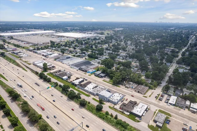 $2,400 | 578 East Mahan Avenue, Hazel Park, MI 48030