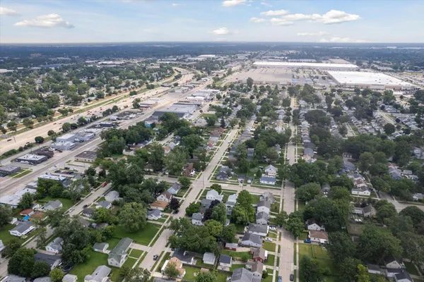 $2,400 | 578 East Mahan Avenue, Hazel Park, MI 48030