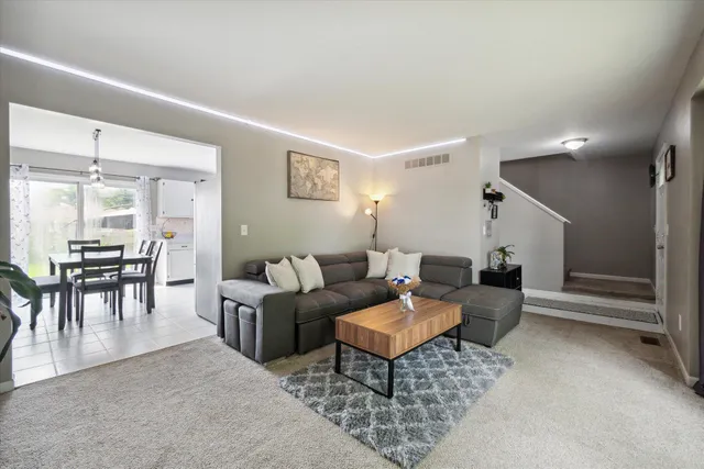 $2,400 | 578 East Mahan Avenue, Hazel Park, MI 48030