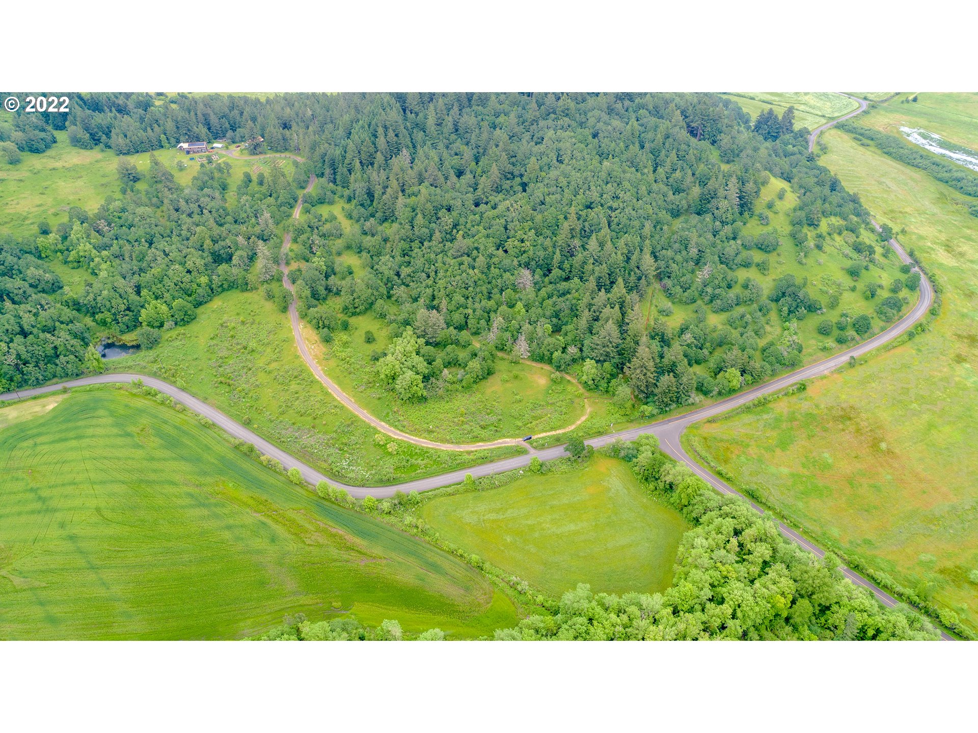 19530 Southwest Eagle Point Road McMinnville, OR 97128 - Photo 9 of 11 Gallery Image 9