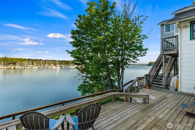 $999,000 | 1333 East Bay Drive Northeast, Olympia, WA 98506