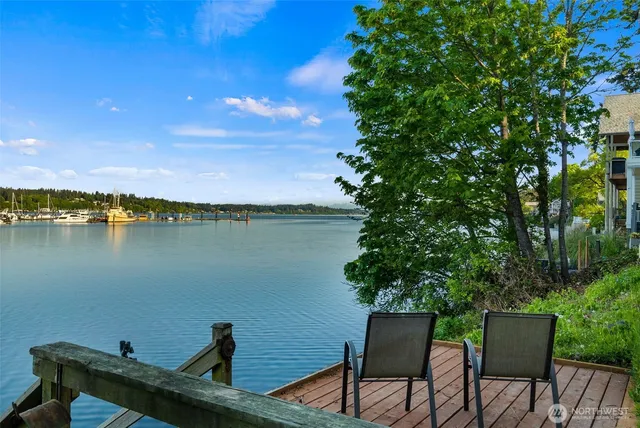 $999,000 | 1333 East Bay Drive Northeast, Olympia, WA 98506