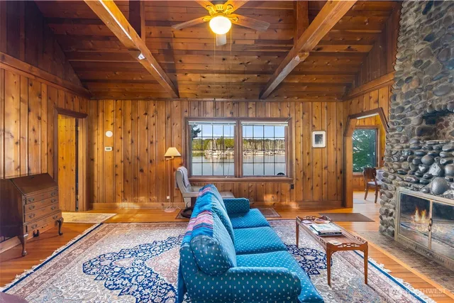 $999,000 | 1333 East Bay Drive Northeast, Olympia, WA 98506