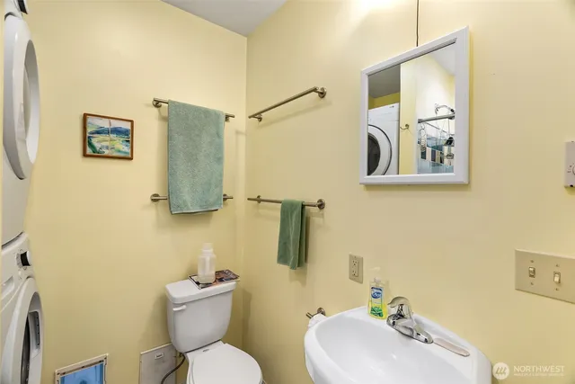 $999,000 | 1333 East Bay Drive Northeast, Olympia, WA 98506